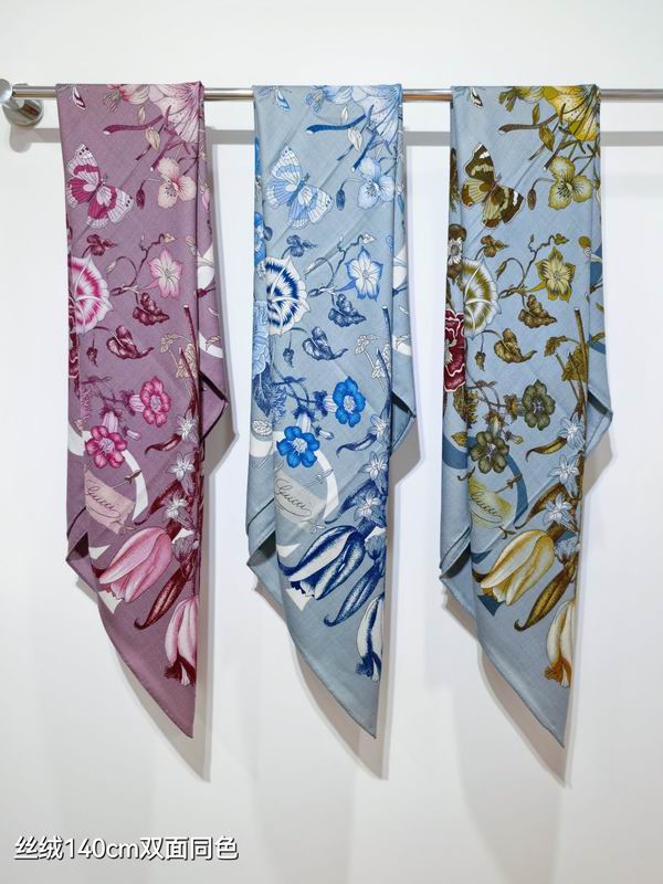 Gucci scarf 140X140cm 70%羊绒 30%真丝 E080331